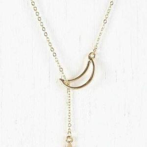 Simple And Elegant Moon Star Pendant Necklace Women Clavicle Chain Minimalist Design Necklace