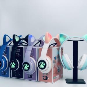 Stn-28 Cute Cat Wireless Bluetooth Headphone Led Light Random Color